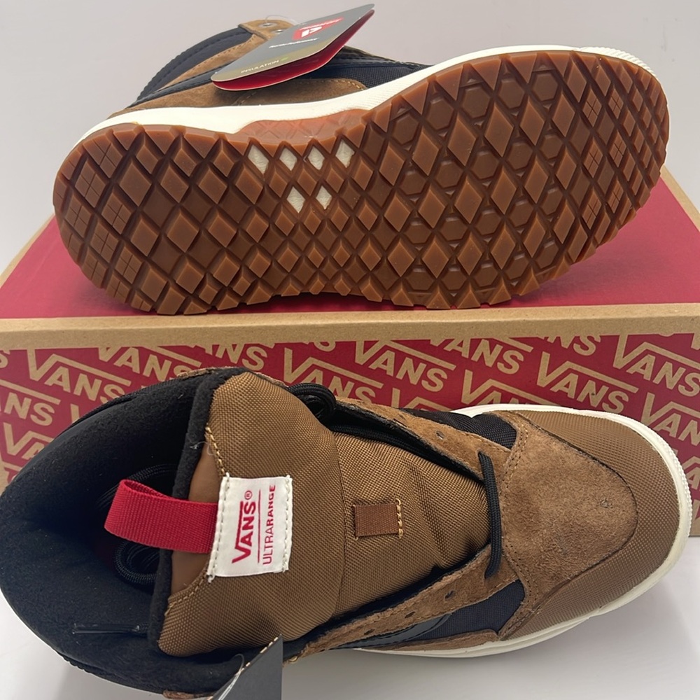 Vans WMNS Brown and Black High-Top Sneakers Boots Ultrarange Exo Hi
Dachshund - Picture 3 of 16